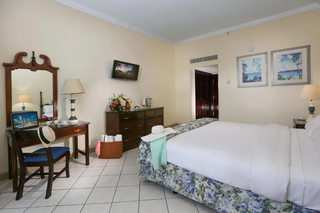 Breezes Resort & Spa Bahamas: another view