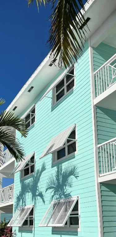Dolphin Cove: another view