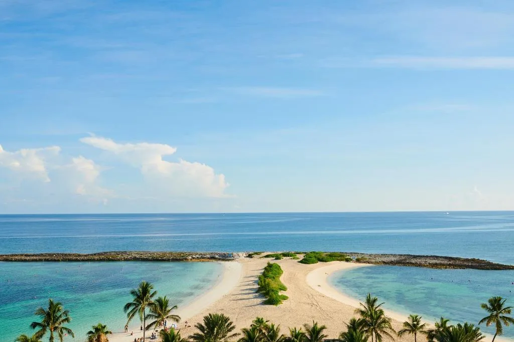 The Cove at Atlantis: another view