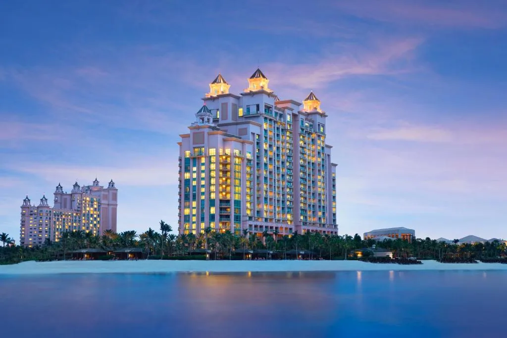 The Cove at Atlantis: another view